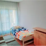 Homestay In Casa Con Giardino Gordola