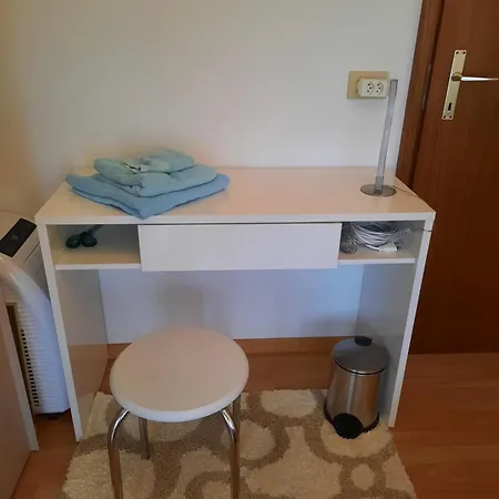 Camera In Casa Con Giardino Homestay szállás Gordola